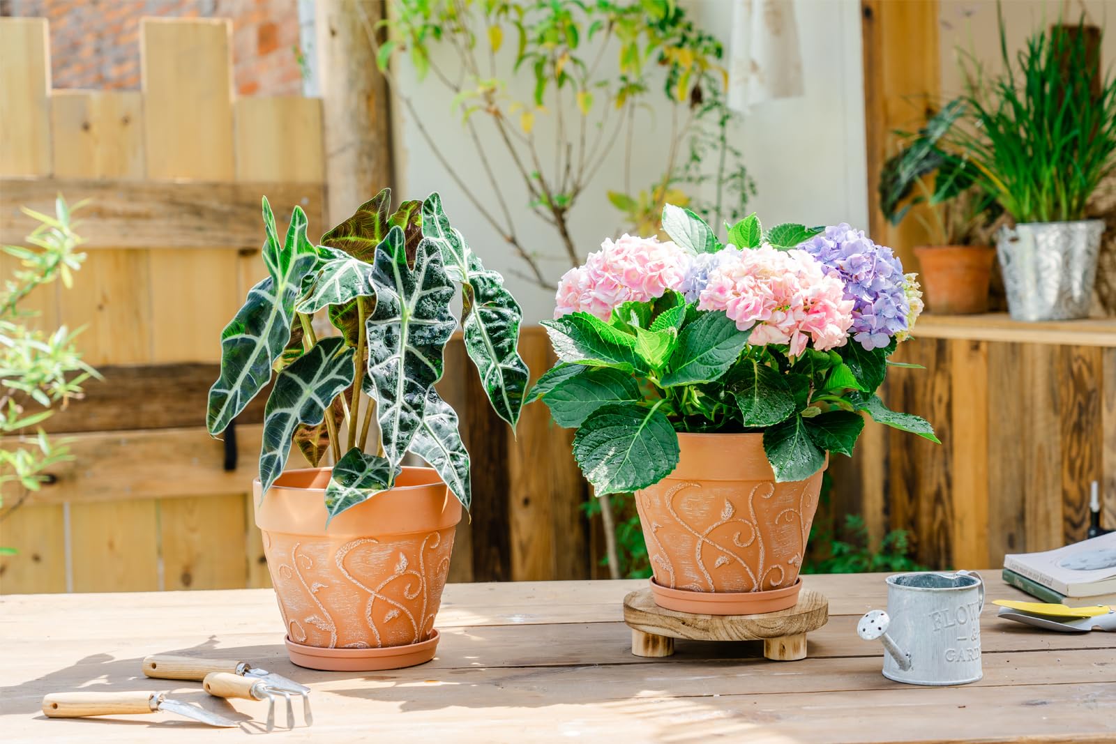 Rigid plastic construction provides durable yet lightweight 8-inch planter.