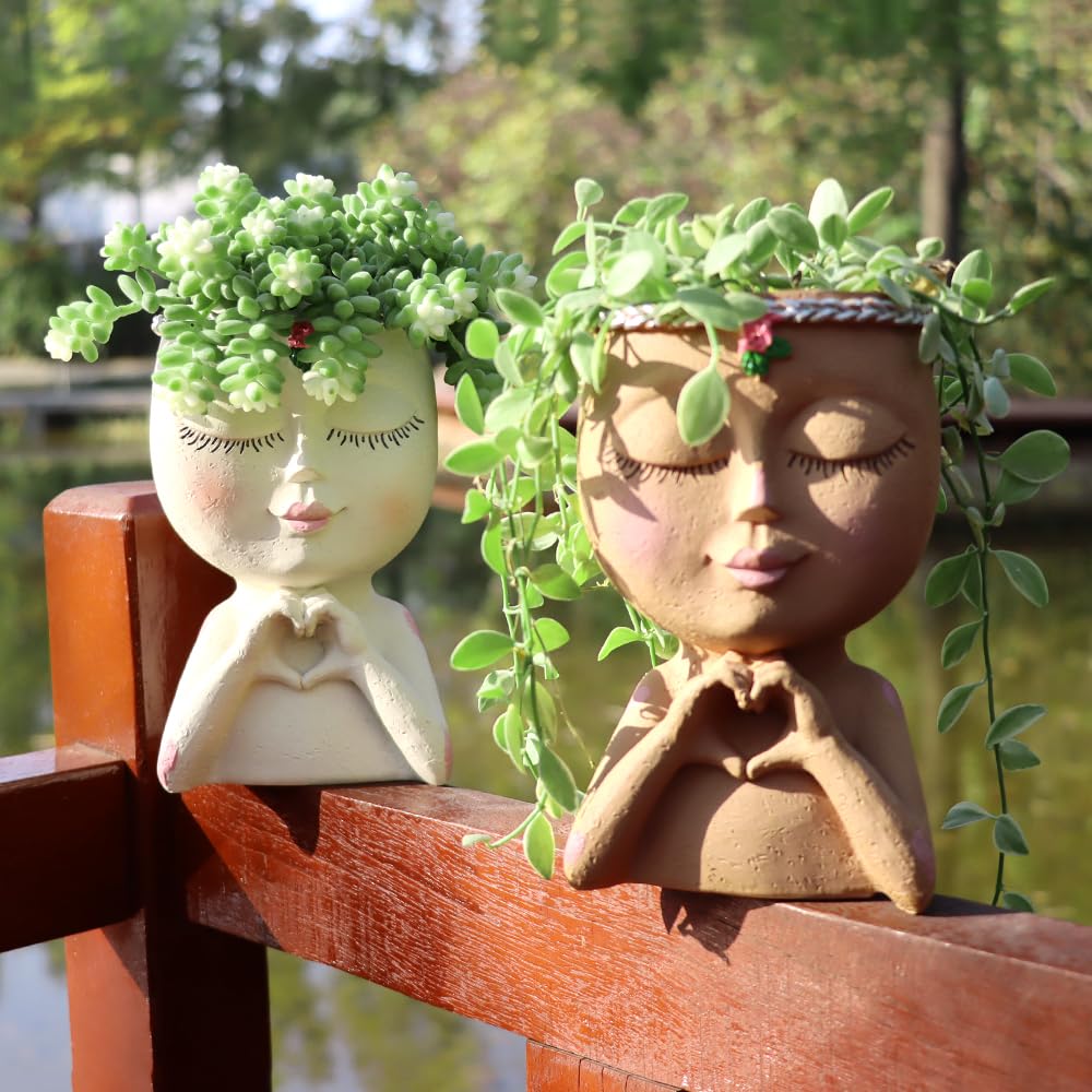 Meltset M resin head planter, durable material with colorfast finish.