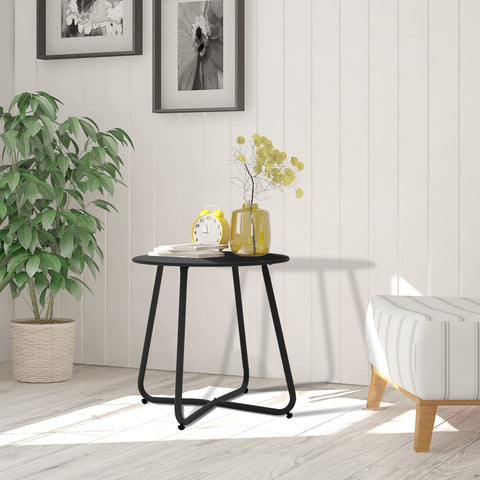 Meluvici weather-resistant table withstands sun and rain.