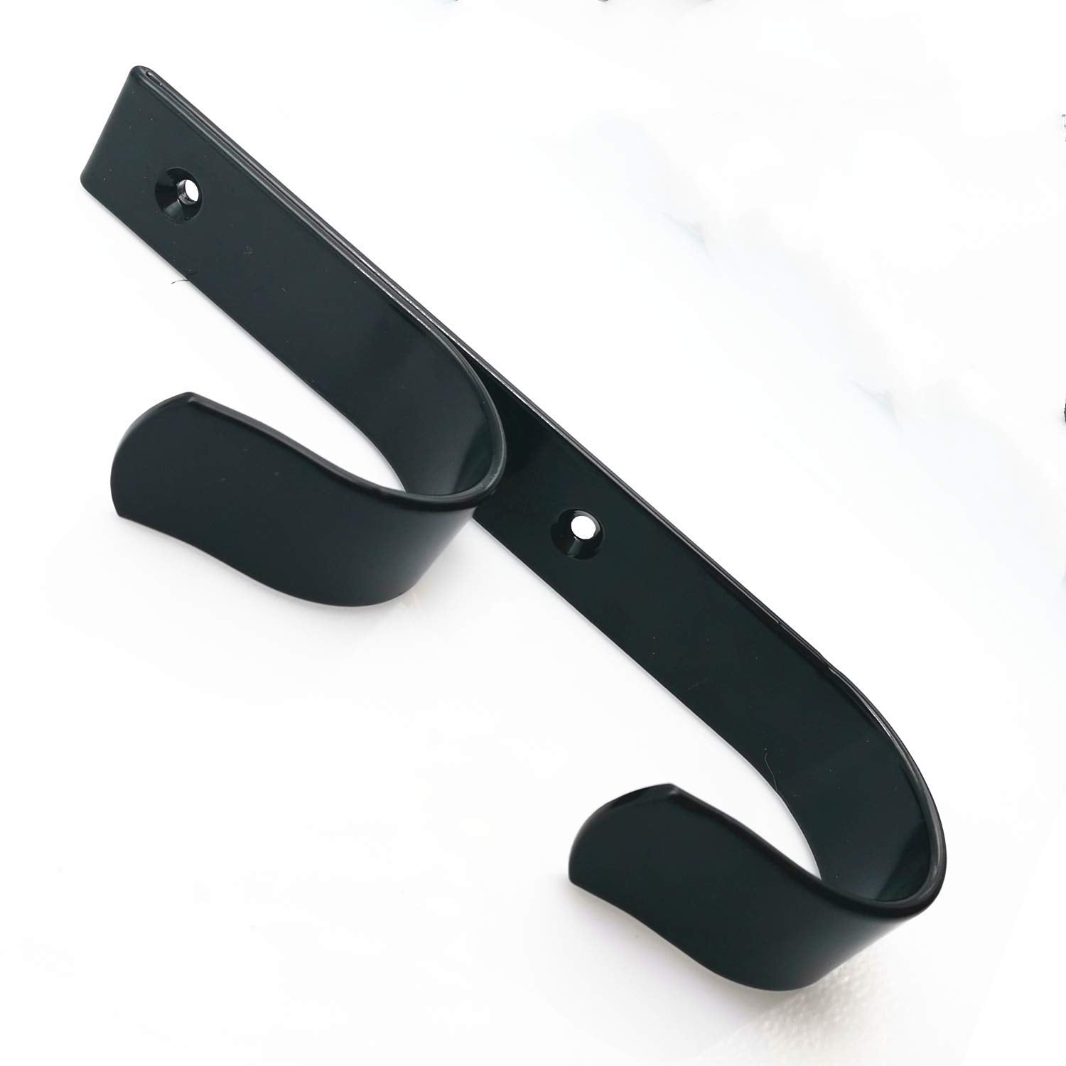 MENG ZHI AO black aluminium hangers resist rust while staying lightweight.