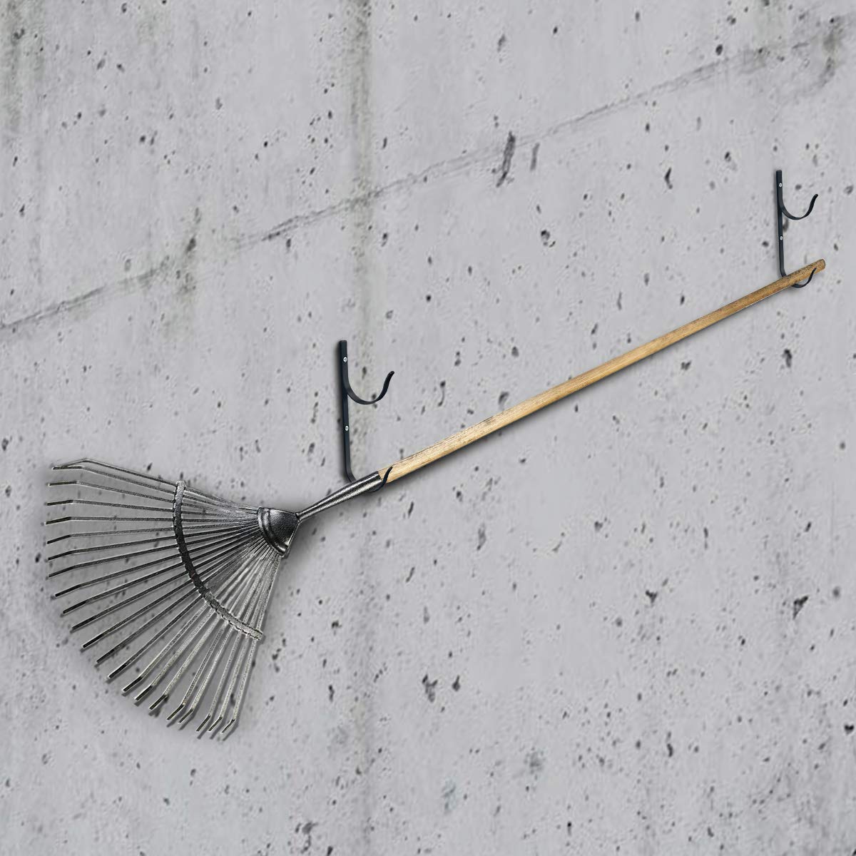 MENG ZHI AO robust holders withstand outdoor use and resist rust.