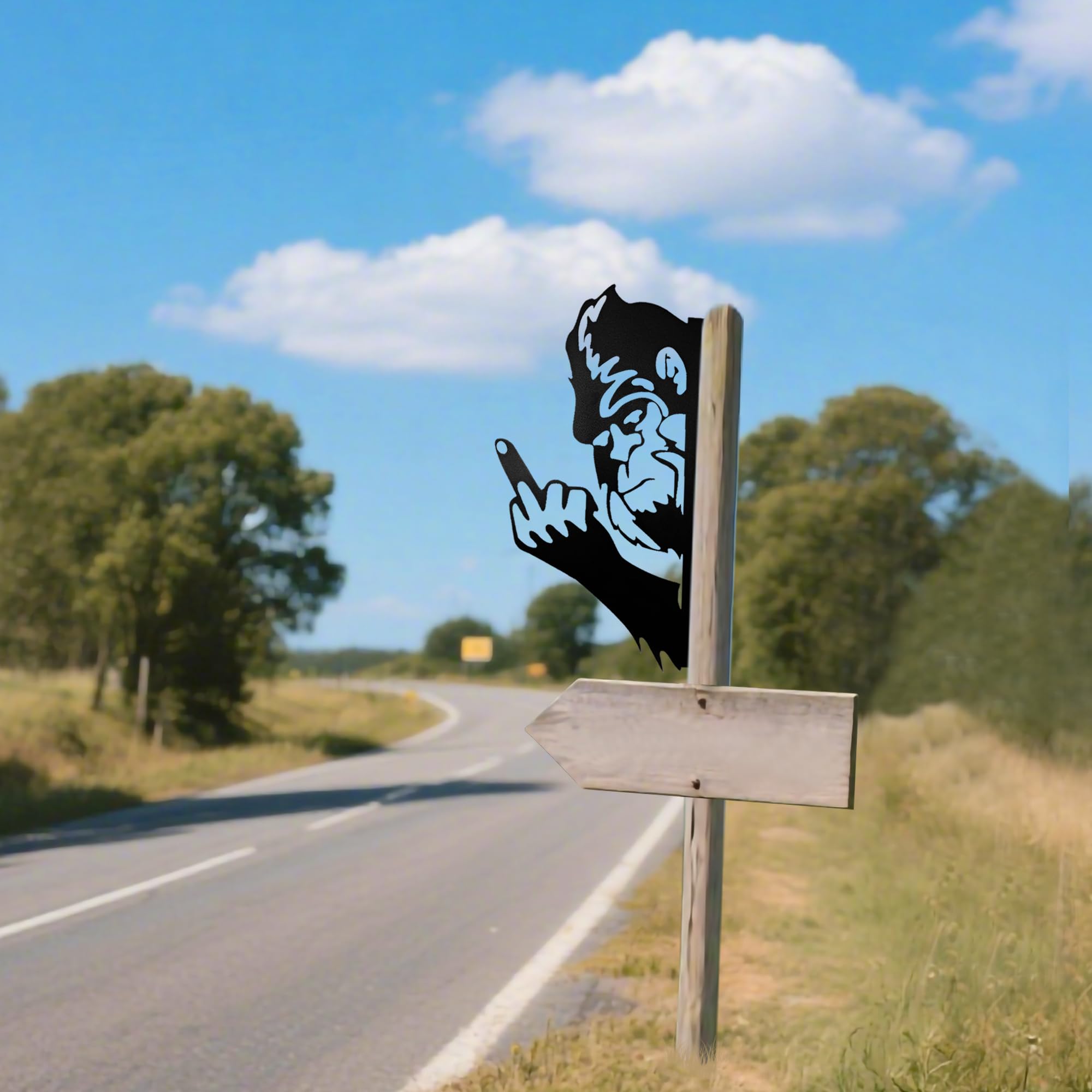 Mengfanjingxiang two-sided sasquatch sign shines in sun with bold durable finish
