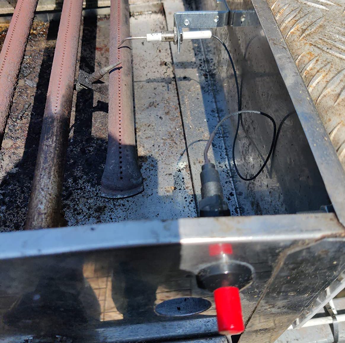 MENSI igniter kit in grill installation showing 11.8 inch lead wires