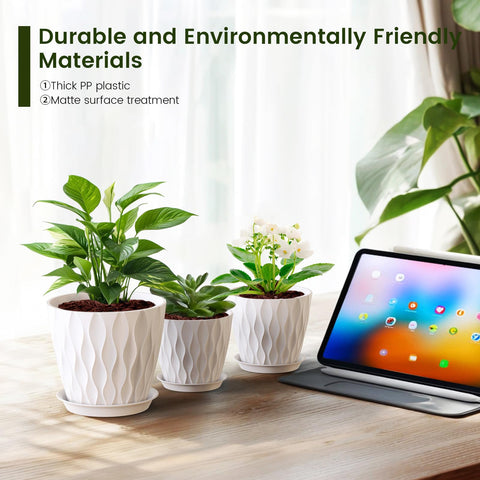 Meowell 5-inch wave-texture pot for desks and shelves.
