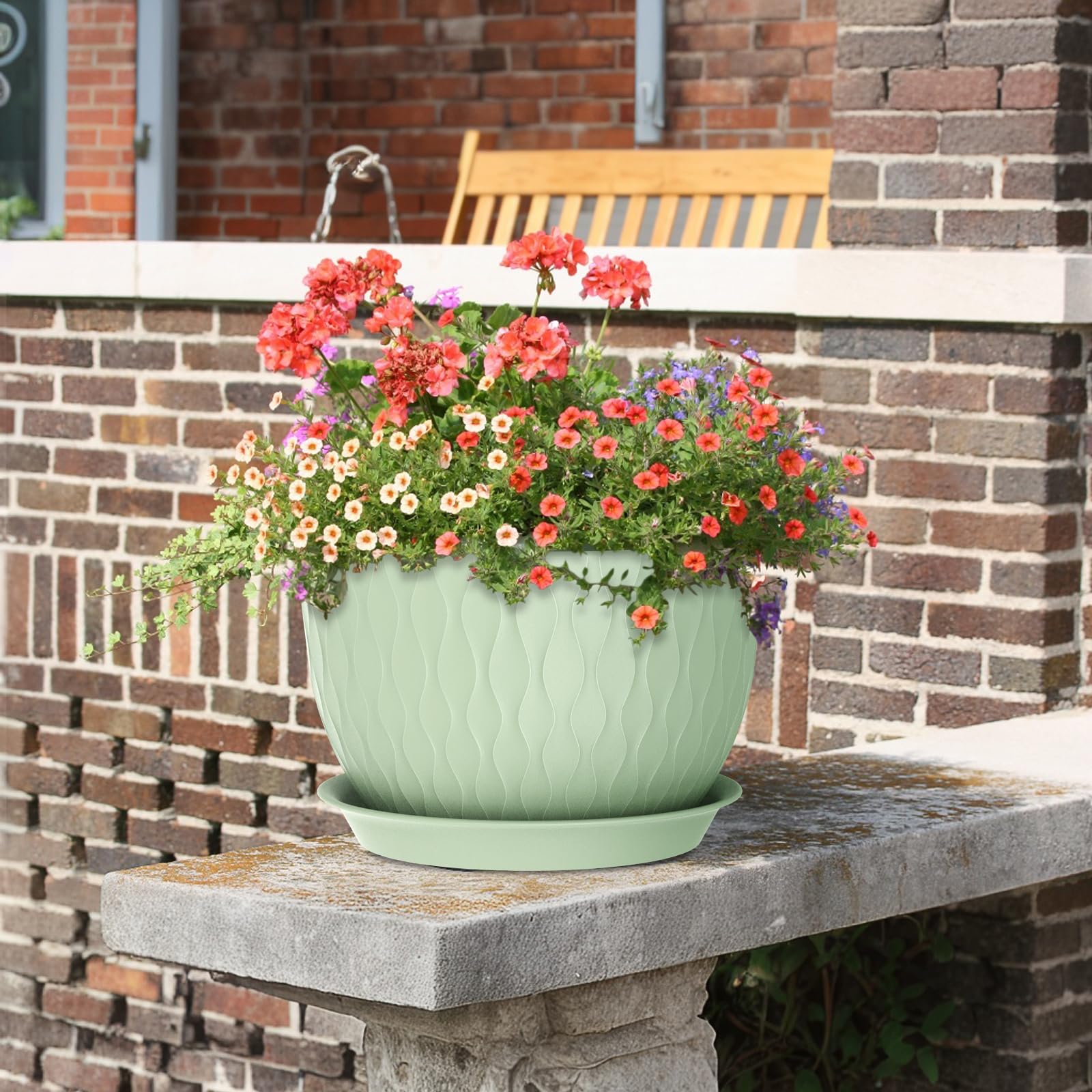 Meowell modern green planter shown from side for stylish indoor-outdoor display.