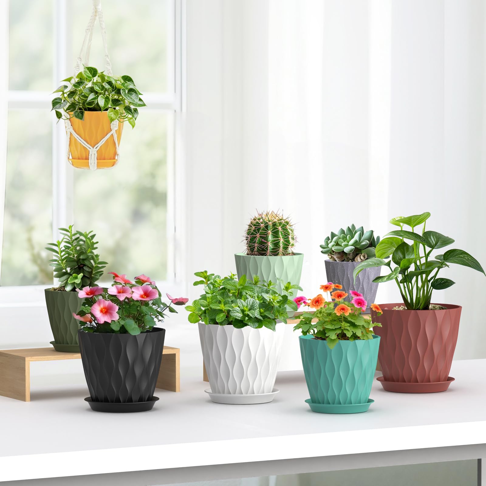 Meowell 5.5-inch plant pot with wave texture for neat desk corners