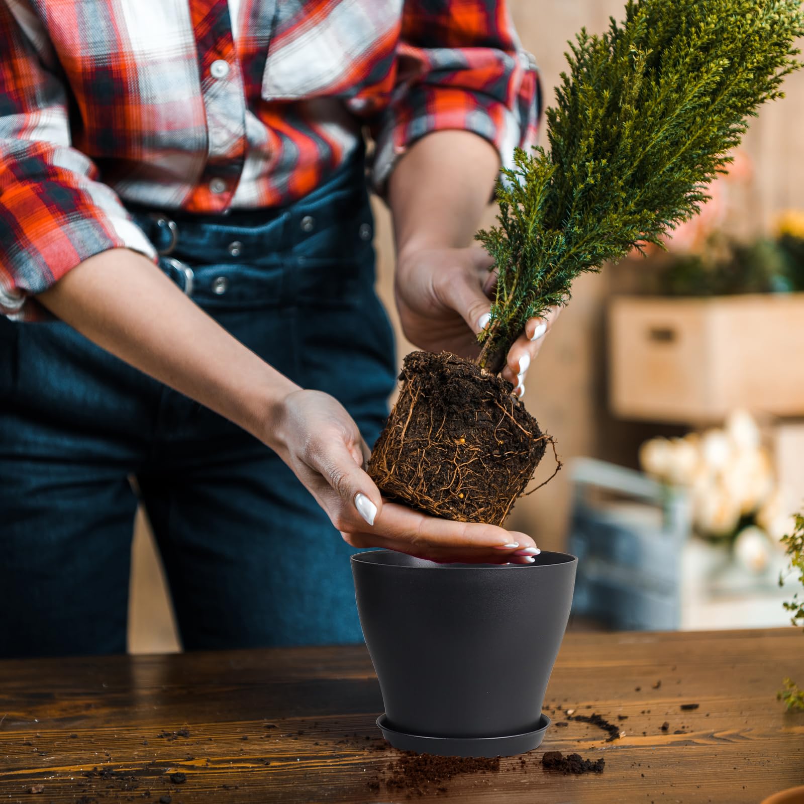 Meowell reusable pots support eco-friendly gardening across seasons.