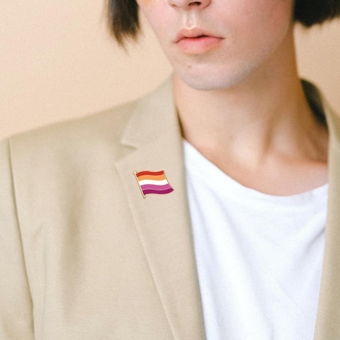 MEPLUM Pride flag brass grommets ensure durable, easy hanging.