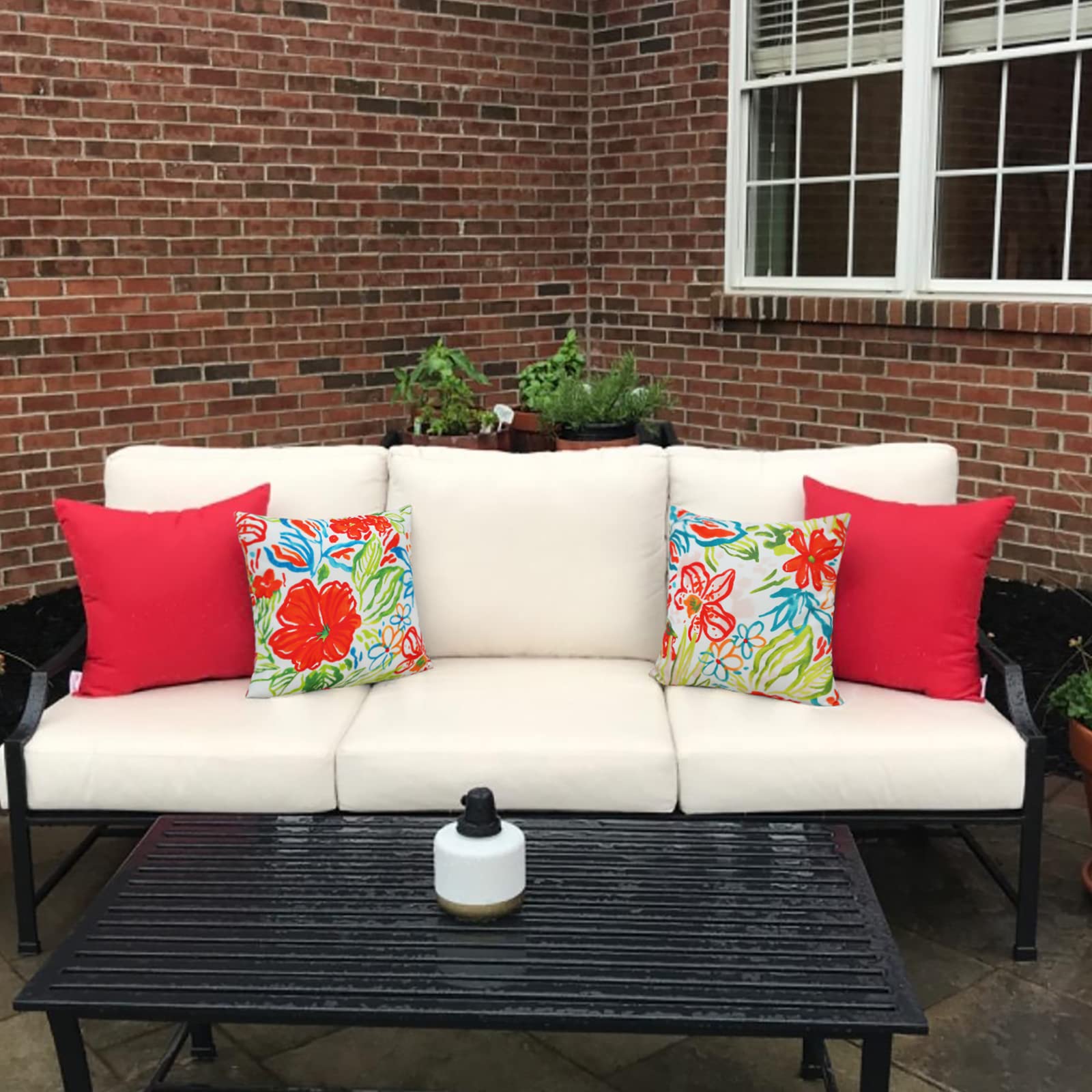Pack of 2 covers, perfect for coordinating patio or poolside seating