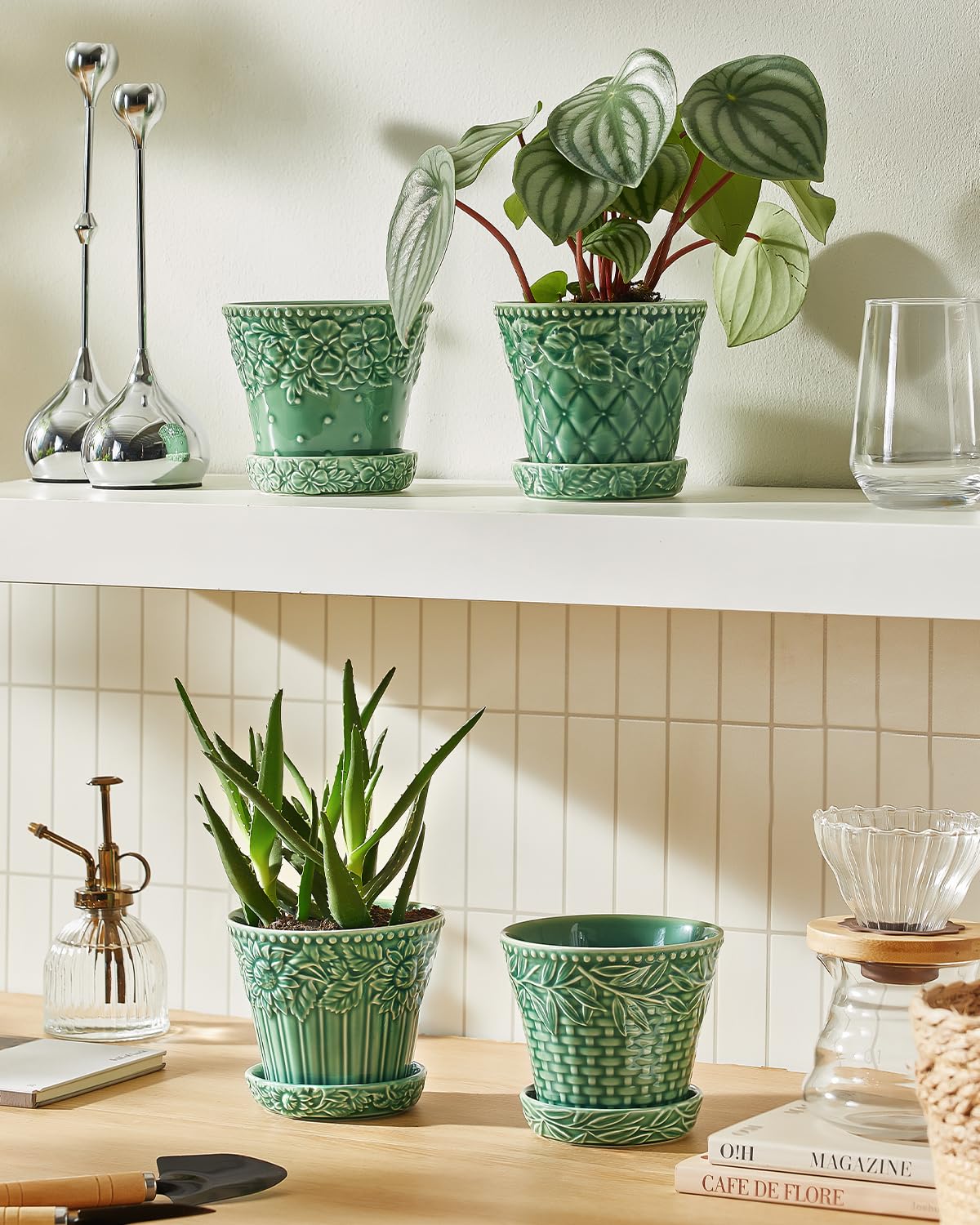 Metahom ceramic pot with geometric body for small plants