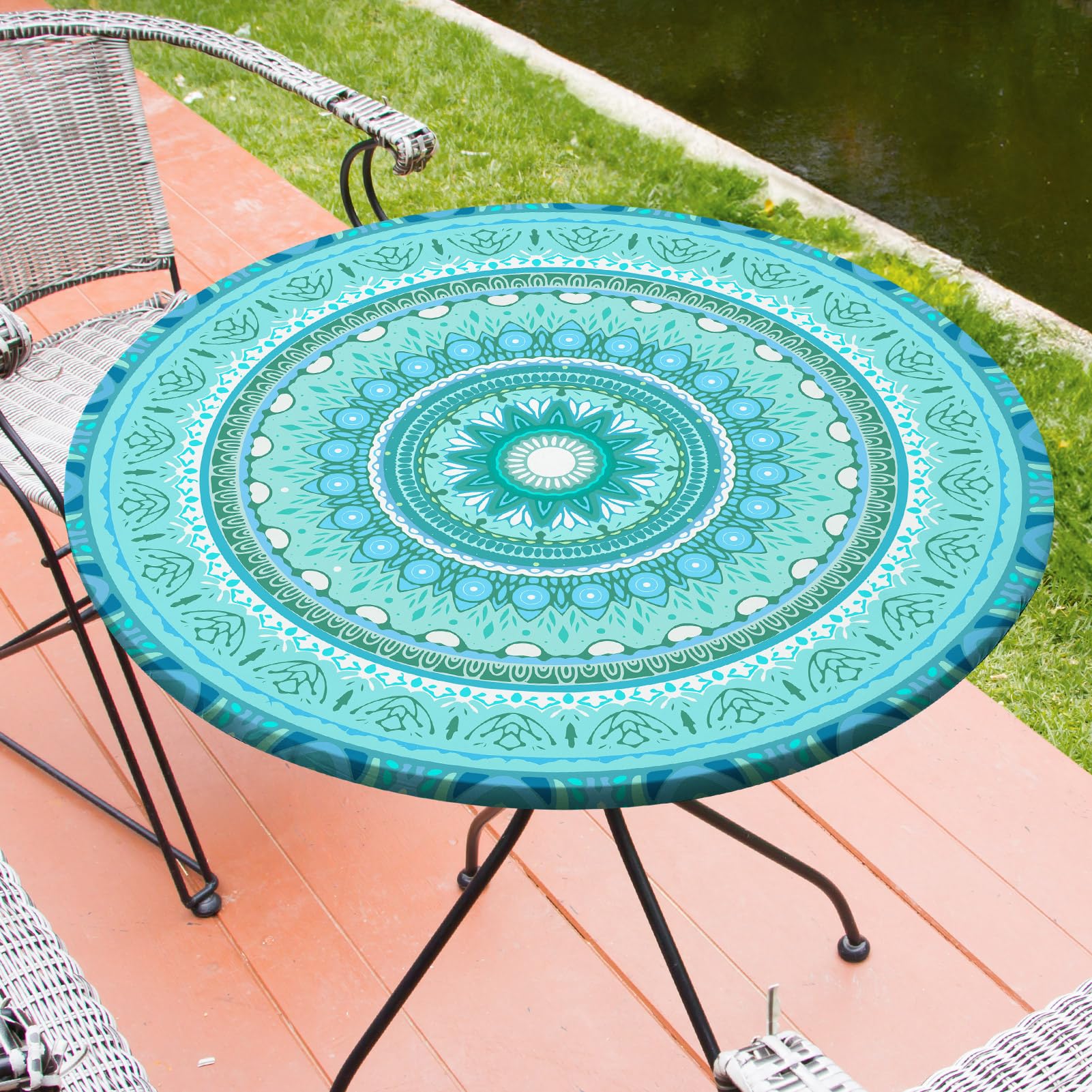 MHJY round tablecloth with elastic edge provides a secure fit and wrinkle resistance.