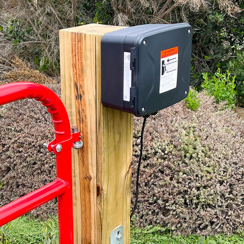 MMB200 installed near the MM271 control box for easy access.