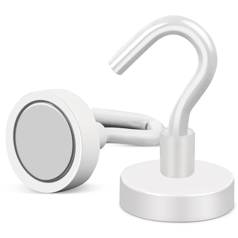 MIKEDE magnetic hooks decorate a cruise cabin without wall damage.
