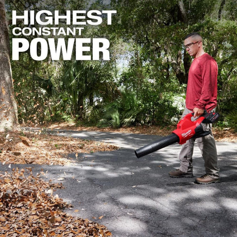 Milwaukee M18 Fuel Dual Battery Blower grip and handling offers comfortable, controlled use.