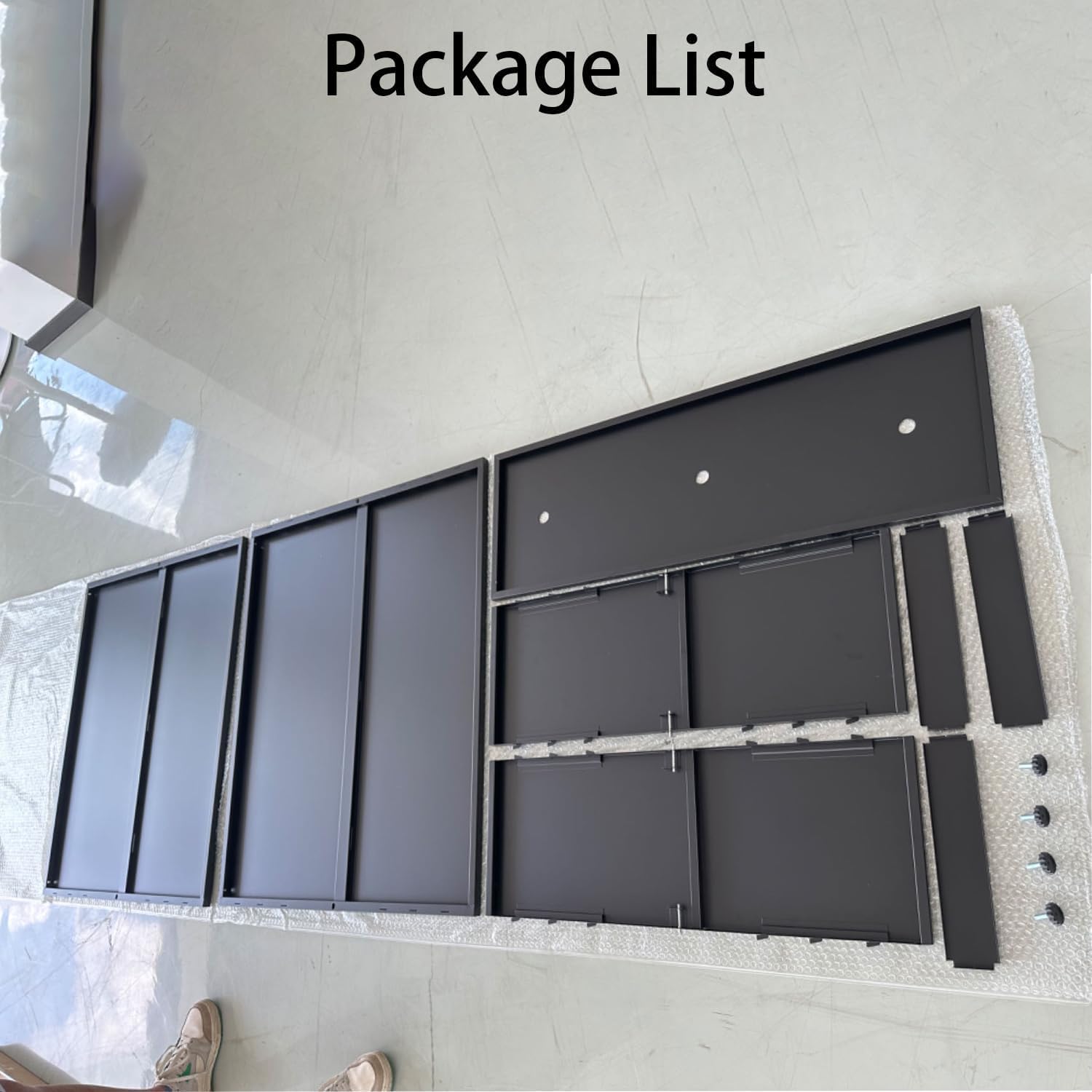 MinCHI257 office or home garden planter in black for modern spaces.