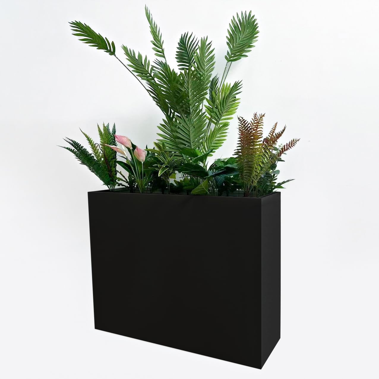 MinCHI257 sturdy metal planter close-up highlighting durable construction in black.