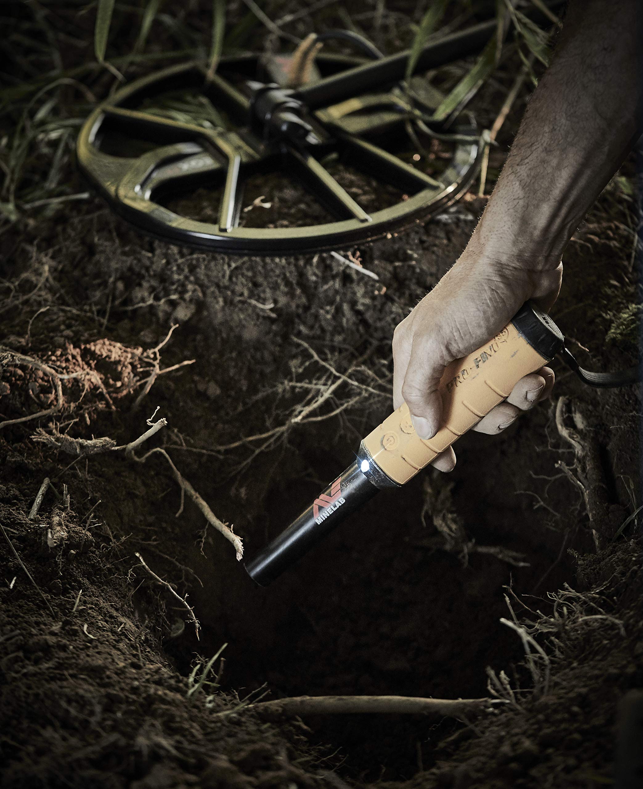 MINELAB PRO-FIND 35 adjustable sensitivity dial for varied grounds.