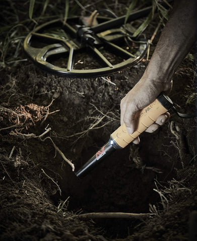 MINELAB PRO-FIND 35 adjustable sensitivity dial for varied grounds.