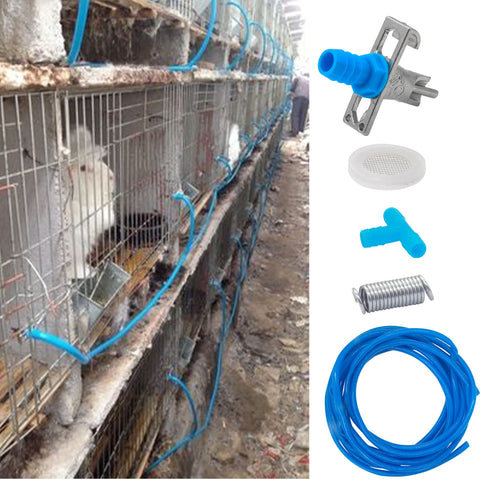 MingQiEven nipple drinkers installed on cage wires for drip-free drinking.