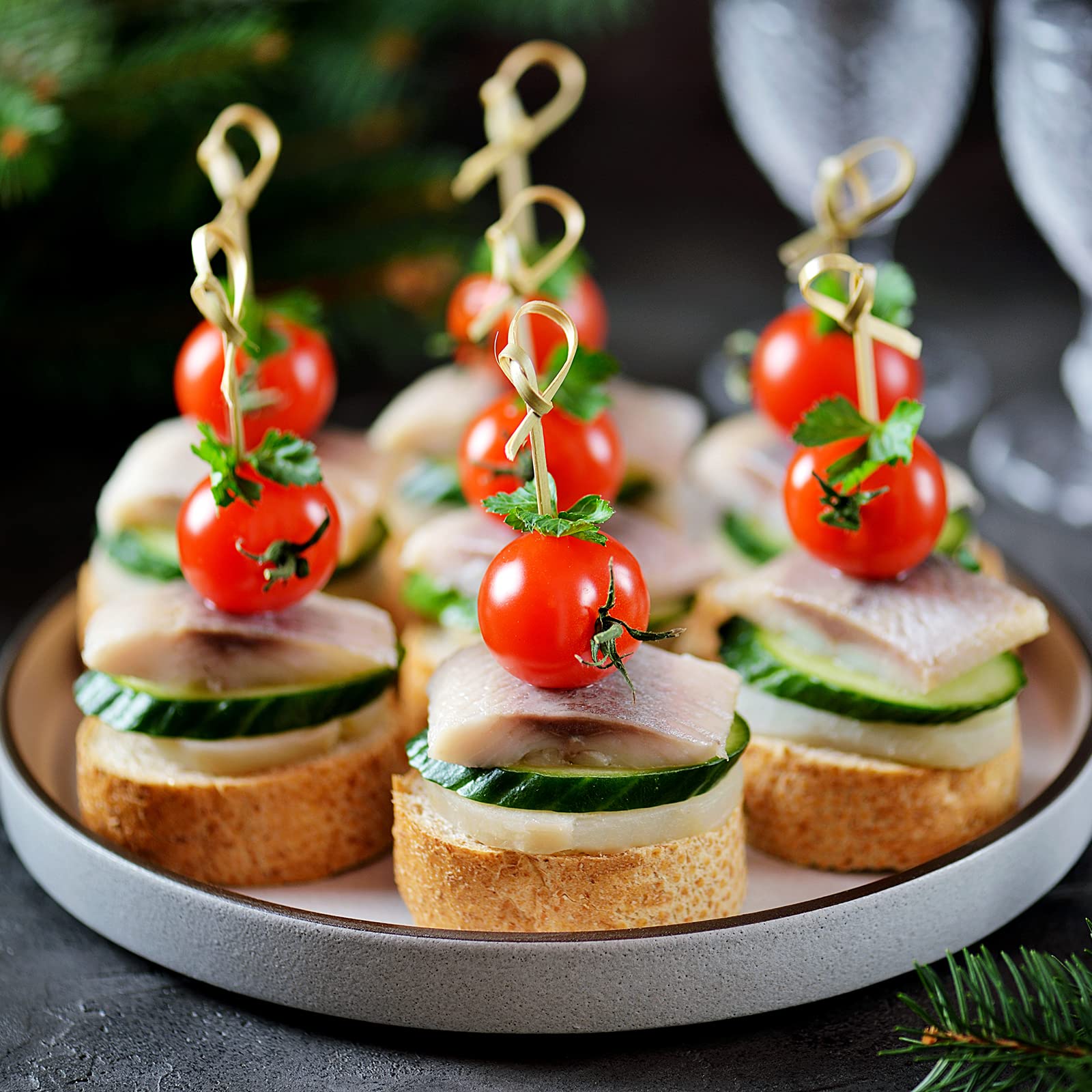 Minisland bamboo skewers for natural garnish in cocktails