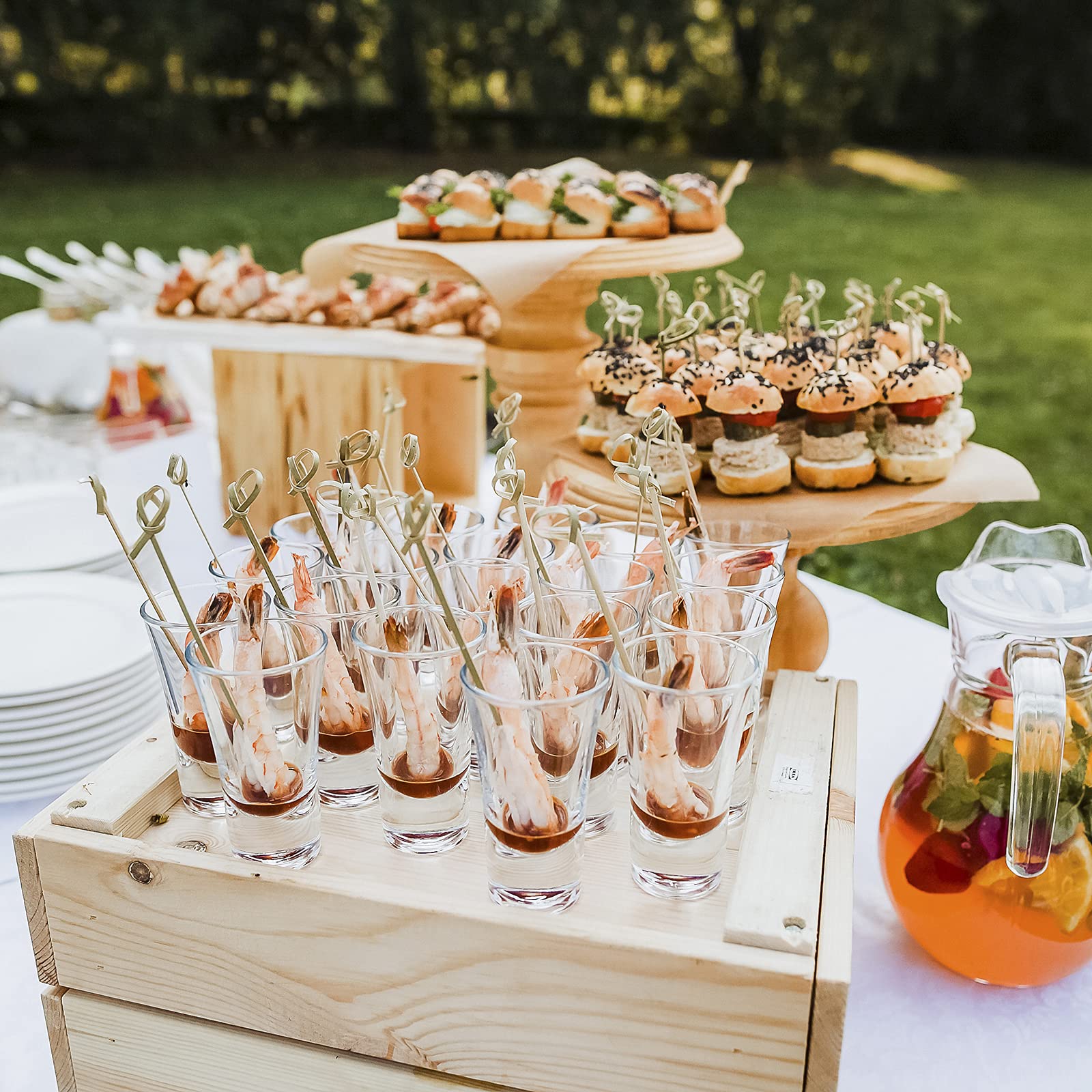 Minisland knot tops add elegance to platters and beverage stations