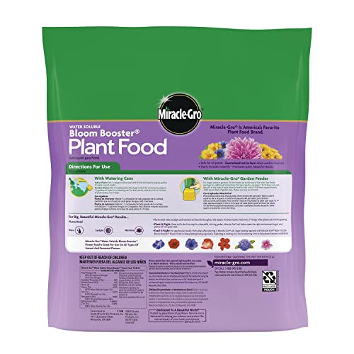 Included Miracle-Gro Bloom Booster scoop for precise indoor feeding