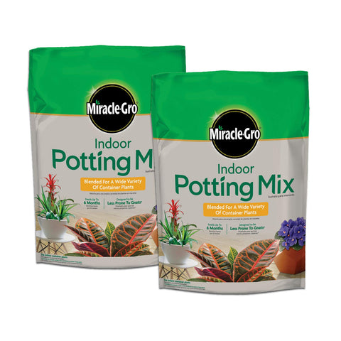 Miracle-Gro Indoor Potting Mix helps pothos thrive in a pot.