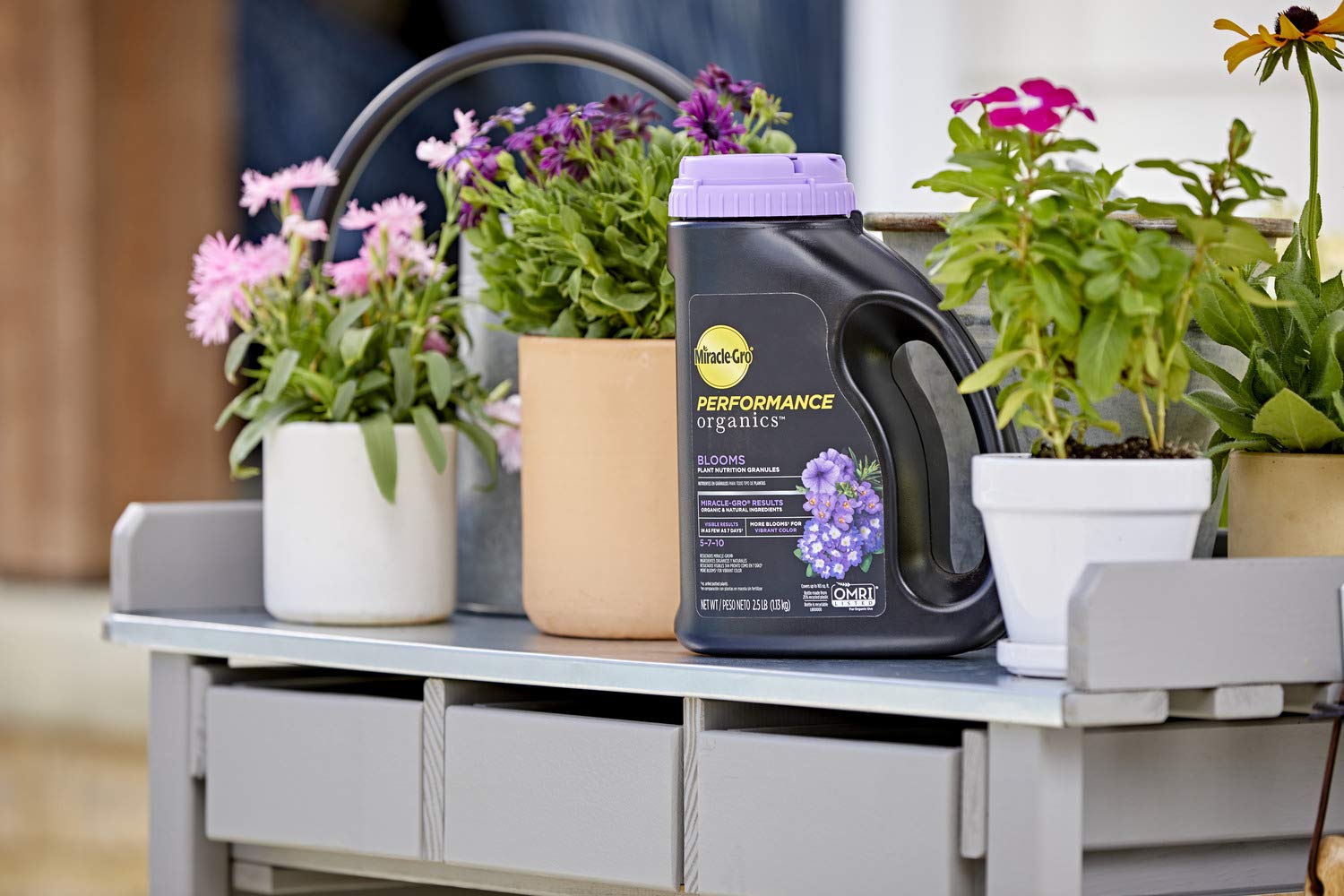 Ideal for flowering plants thriving in-ground with Miracle-Gro Performance Organics Blooms