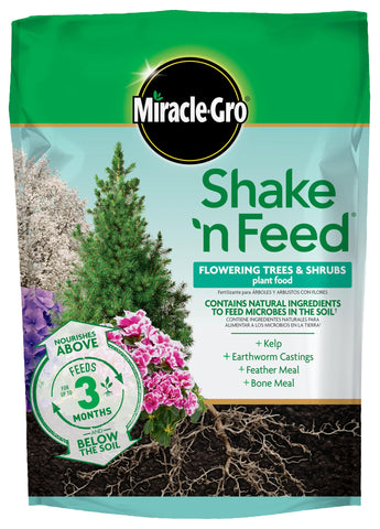 Miracle-Gro Shake 'N Feed bag and scoop for easy, month-long feeding.