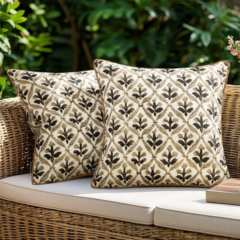 MIULEE floral pillow cover close-up shows vibrant outdoor print.