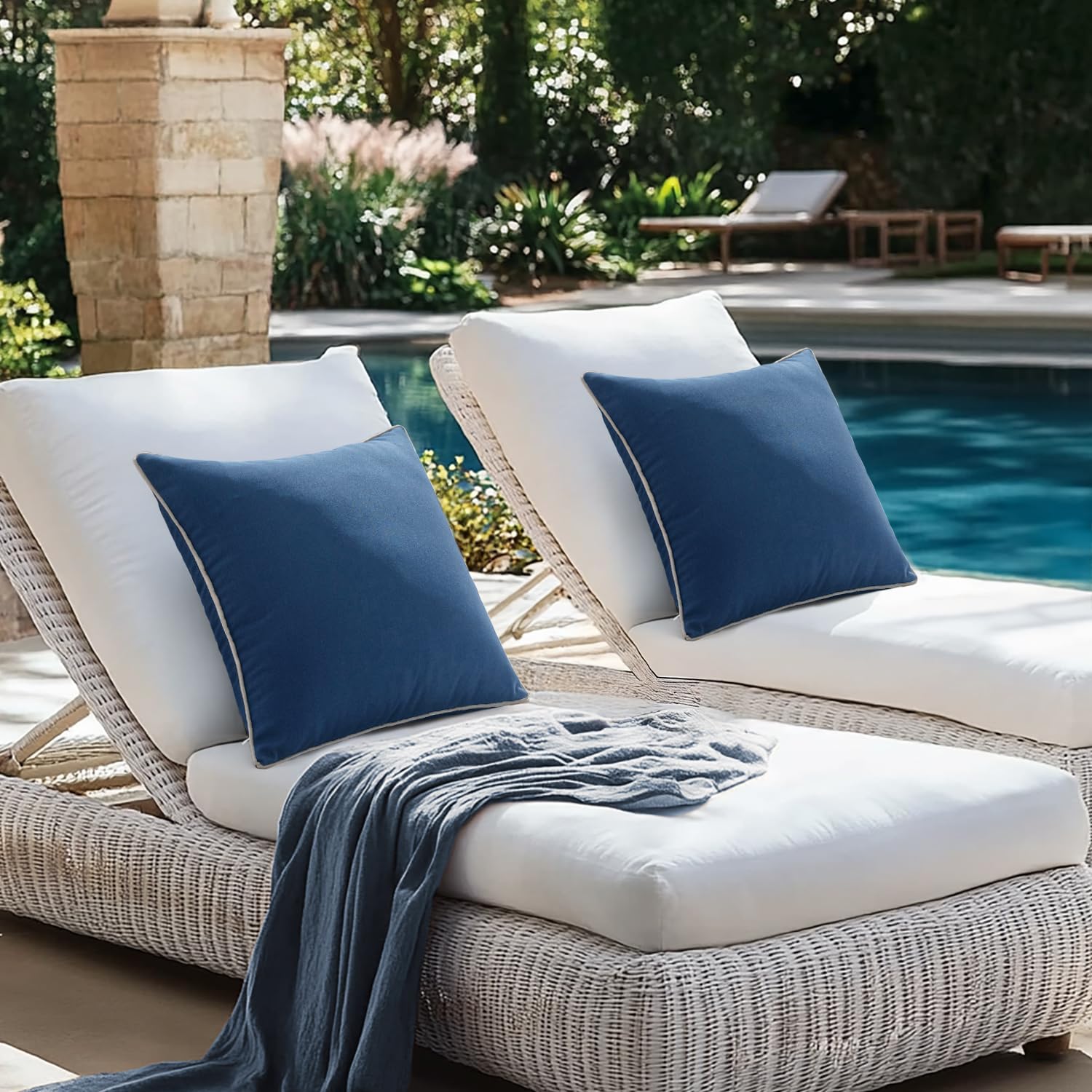 MIULEE water-repellent 18x18 pillow cover for patio seating.