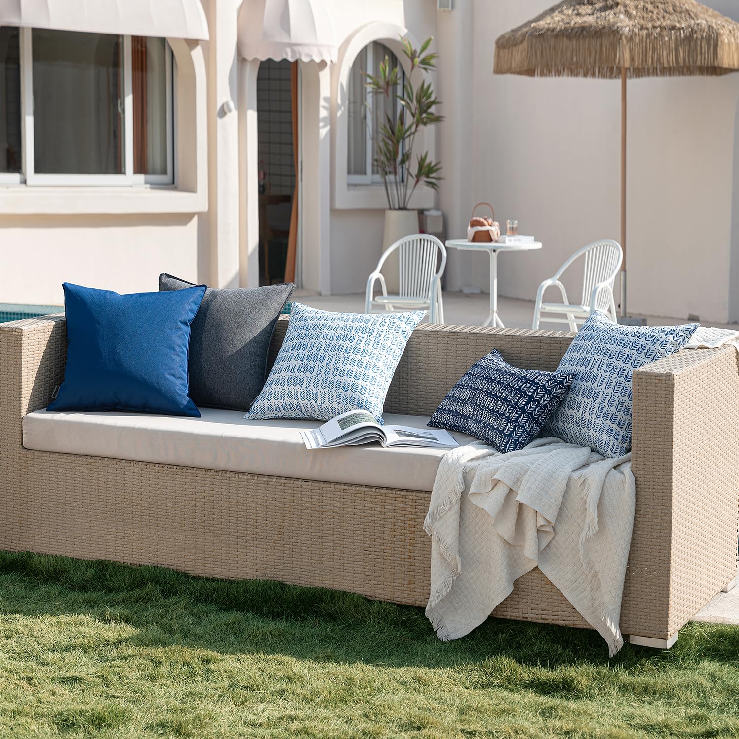 MIULEE fade-resistant fabric maintains vibrant color on sunny decks.