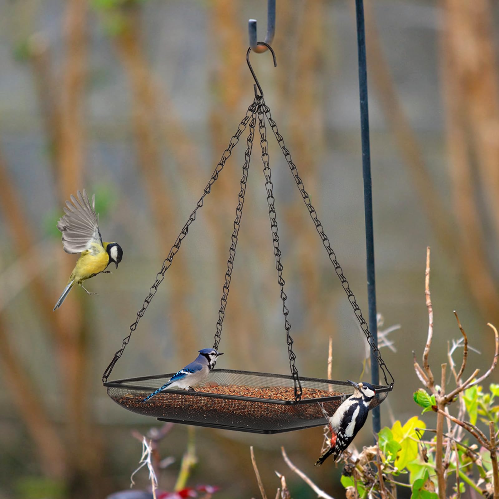 MIXXIDEA easy-hang S-hook makes outdoor setup quick and flexible.