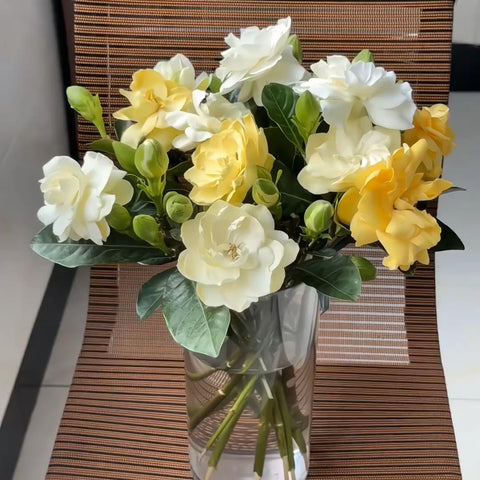 Mixrug gardenia seeds fragrant blooms image emphasizes rich scent once blooms appear.