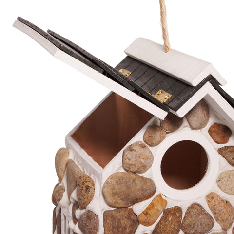 MIXUMON bird house placed in garden for optimal viewing