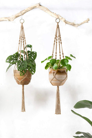 Mkono indoor-outdoor hanging planter in brown enhances any space with versatile, lightweight decor.