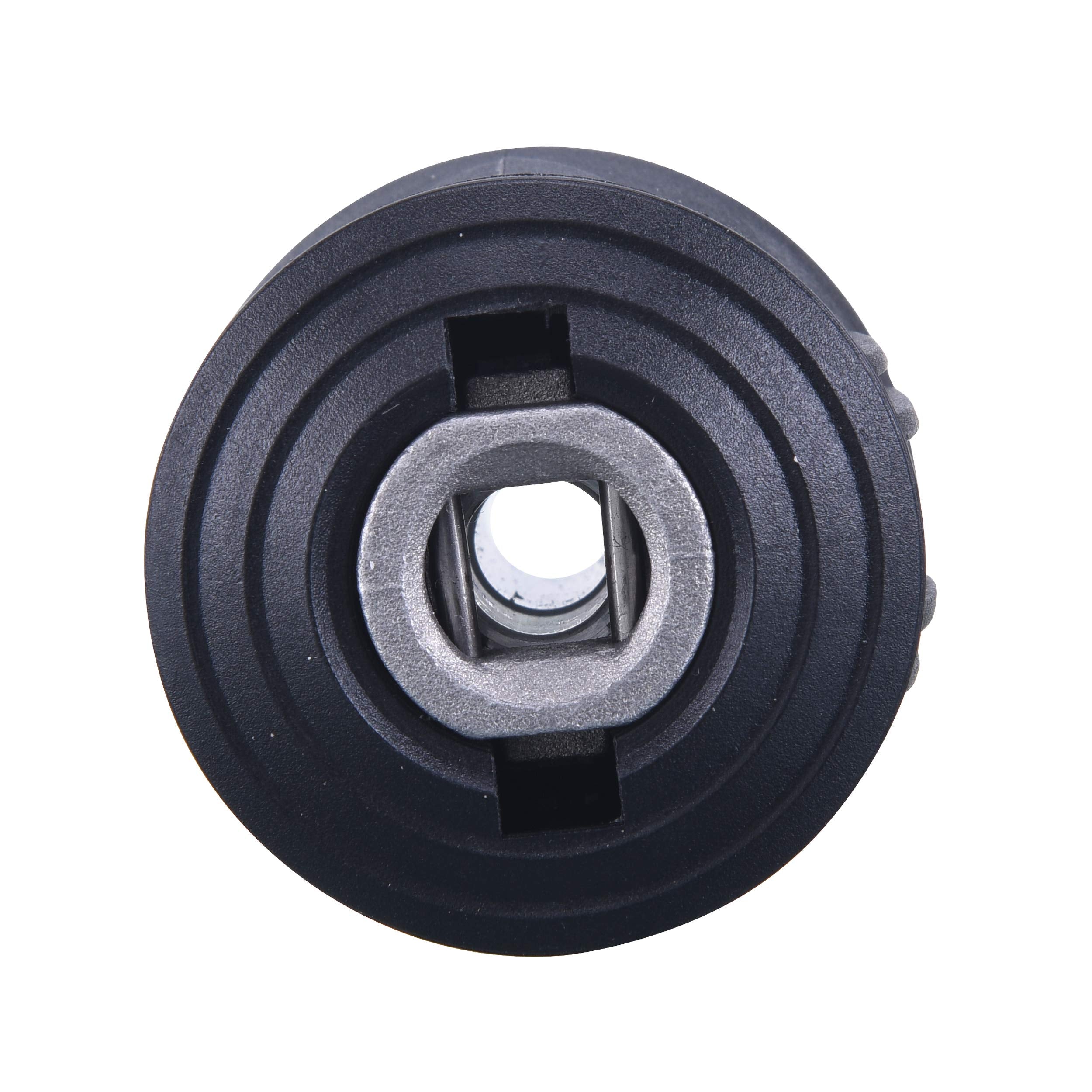 MMINGLE compact adapter enables flexible cleaning tasks outdoors