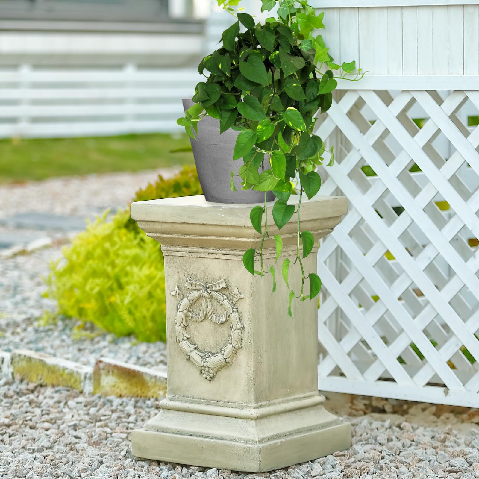 MOCOME European-style garden pedestal enhances outdoor spaces with refinement.