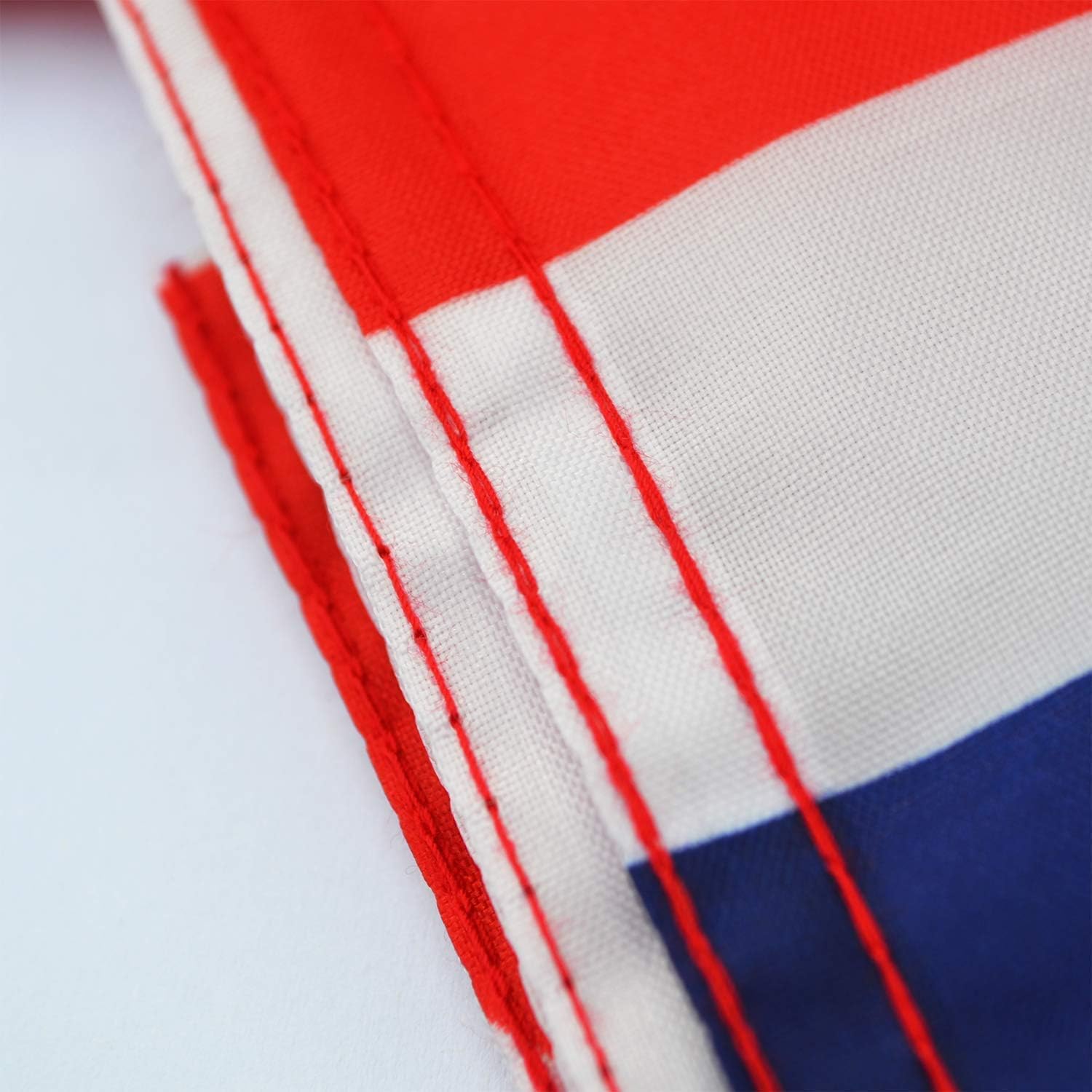 MOFAN Double-stitched edges ensure durability in weather.