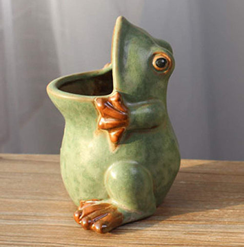 MONMOB frog-shaped ceramic planter with drainage hole for shelves and patios