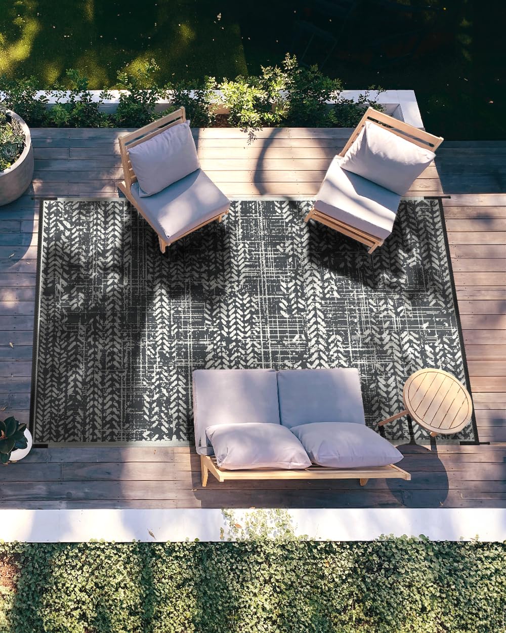 MontVoo breathable plastic-straw rug stays cool underfoot.