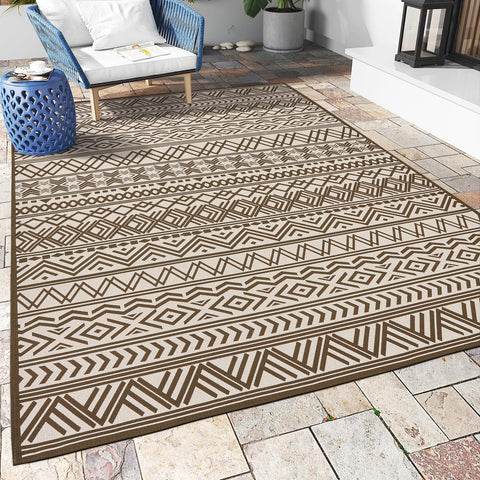 MontVoo outdoor rug 8x10 flatweave texture for patio seating and style.