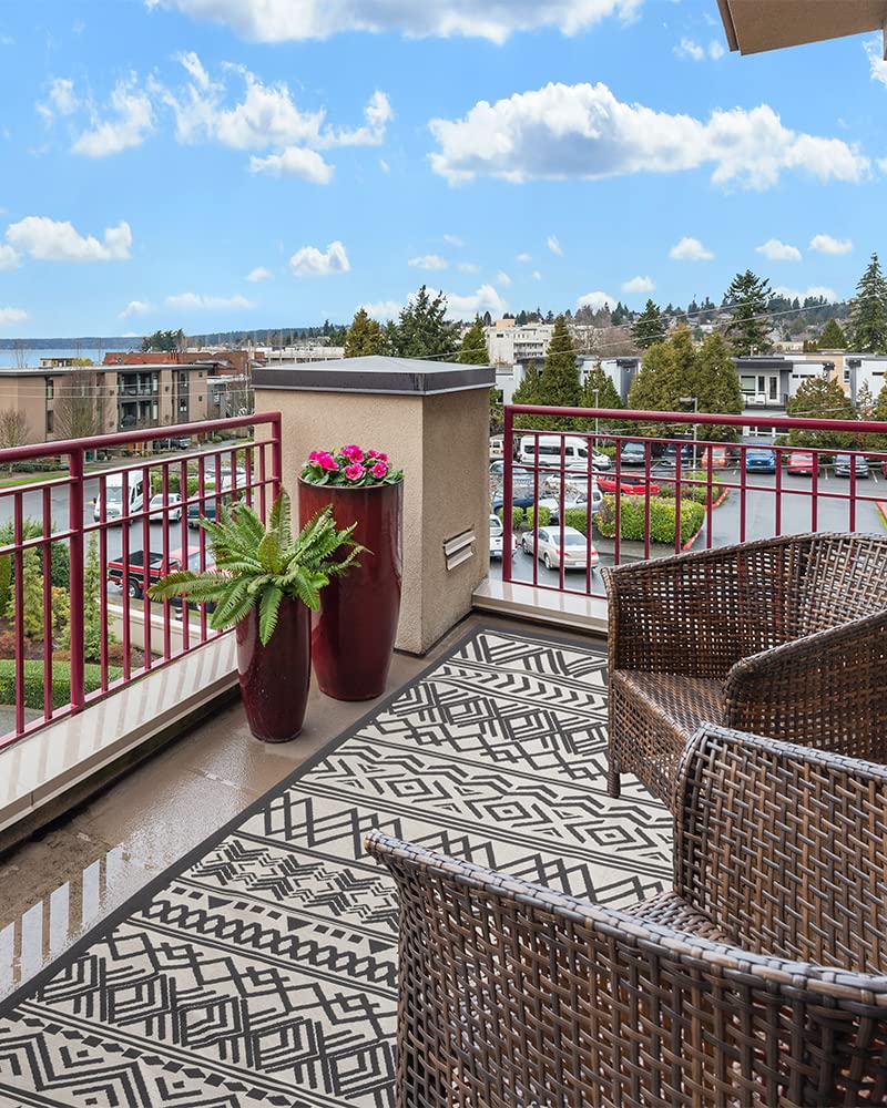 MontVoo indoor-outdoor rug used as versatile decor base