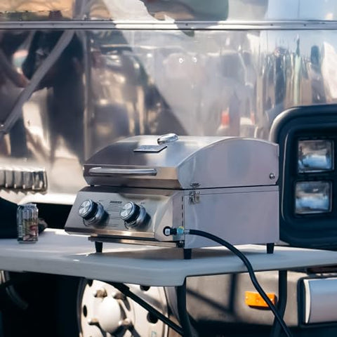 Monument Grills lightweight design enables easy outdoor portability.
