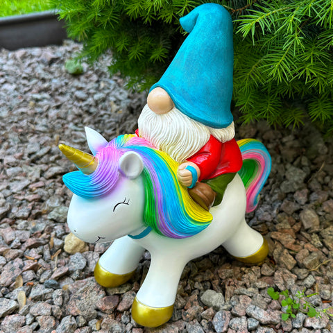 Mood Lab sun-protected gnome statue keeps colors vibrant outdoors