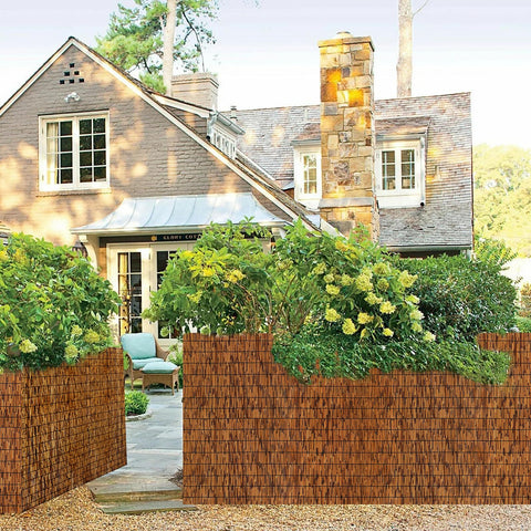 MOOKNAT garden scene with private brown screening