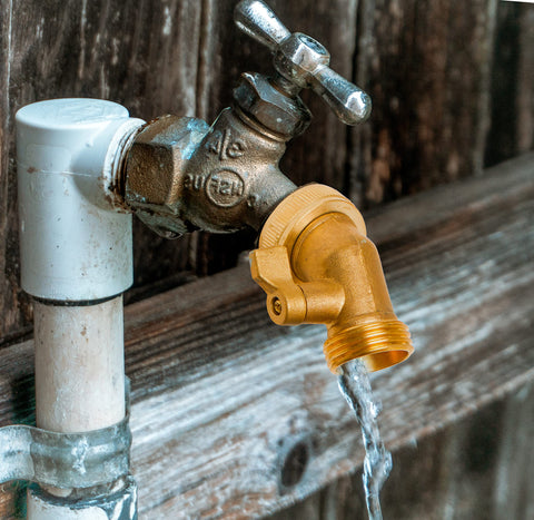 Morvat ¾ inch NH threads compatible with most spigots and hoses.
