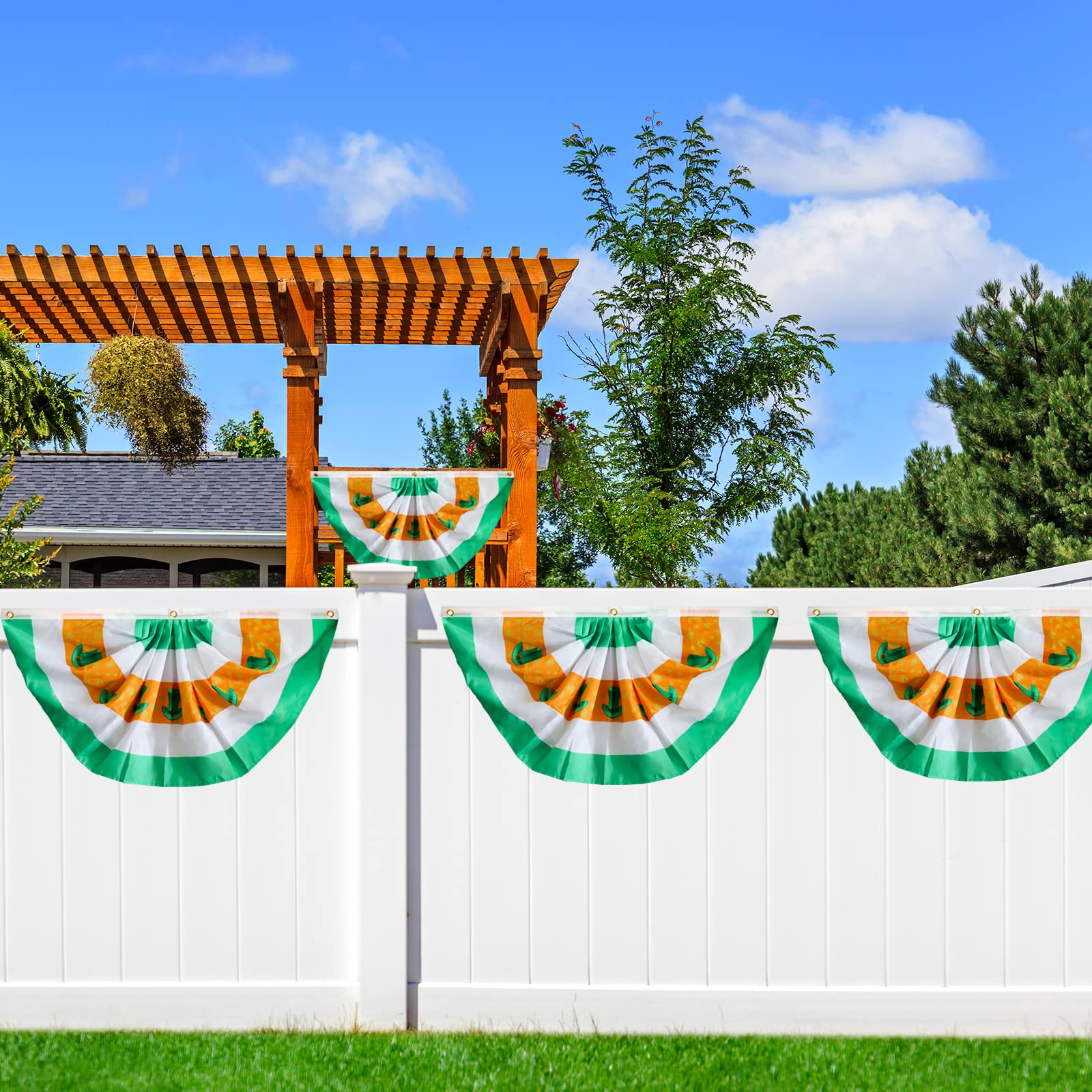 Motiloo four-pack Irish flag set ready for quick setup