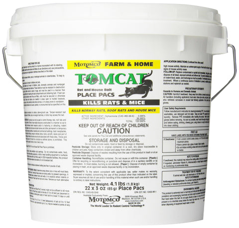 Motomco Tomcat 3oz pack close-up demonstrates compact bait portions for versatile placement.