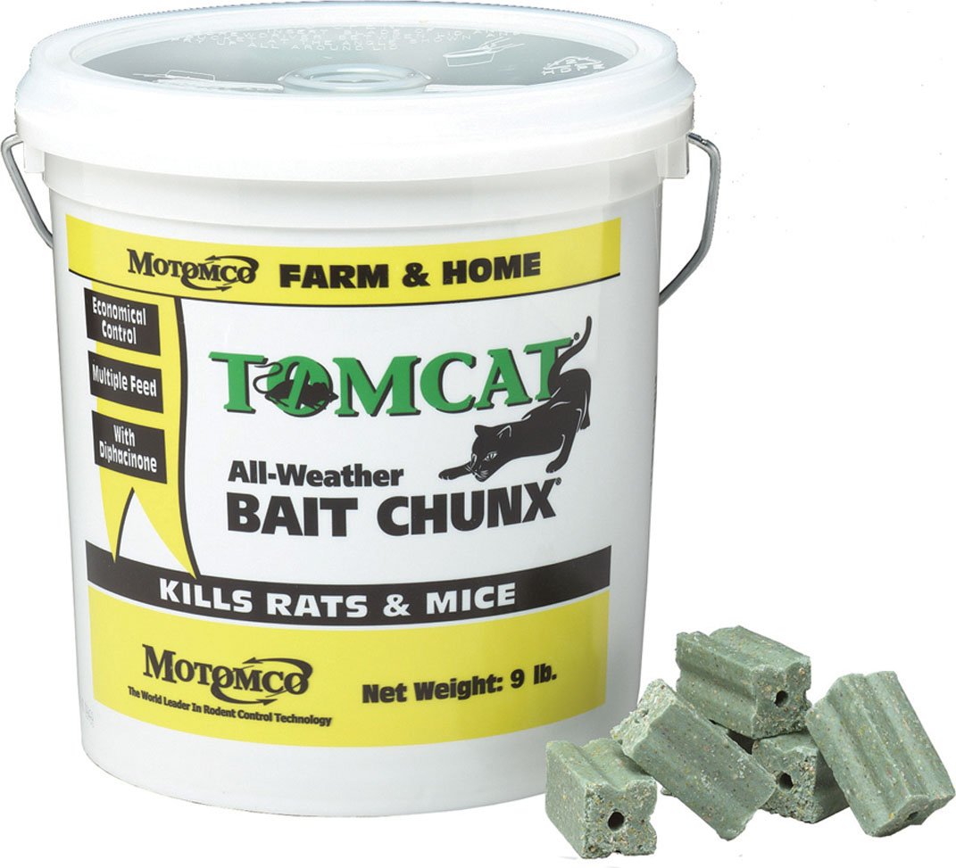 Motomco Tomcat All Weather Bait Chunx 9 lb packaging for rural rodent control